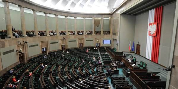 Ślimacze prace Sejmu nad ustawą praworządnościową. Reforma jeszcze poczeka