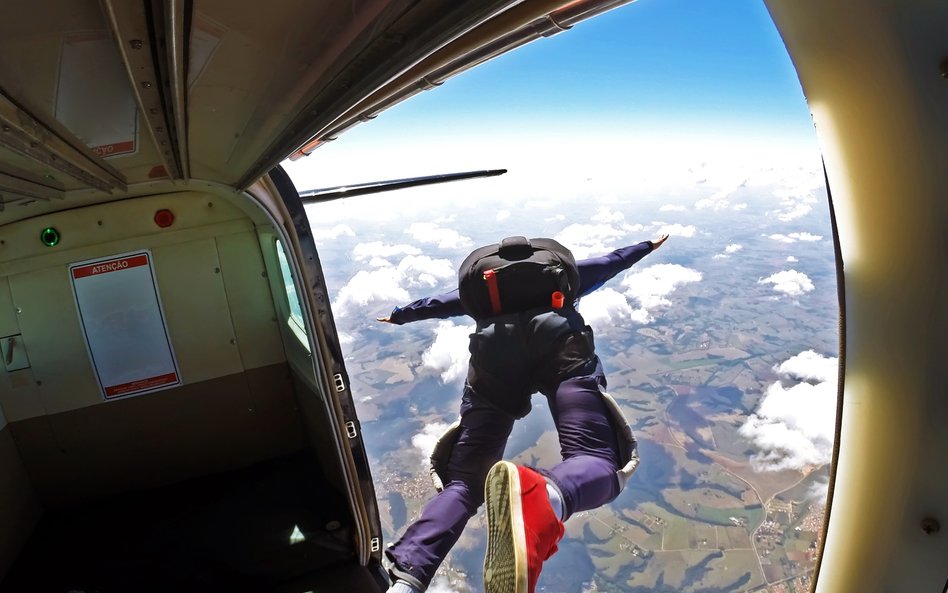 Śmiertelny wypadek podczas skoku spadochronem. Pilot otrzymał zakaz lotów