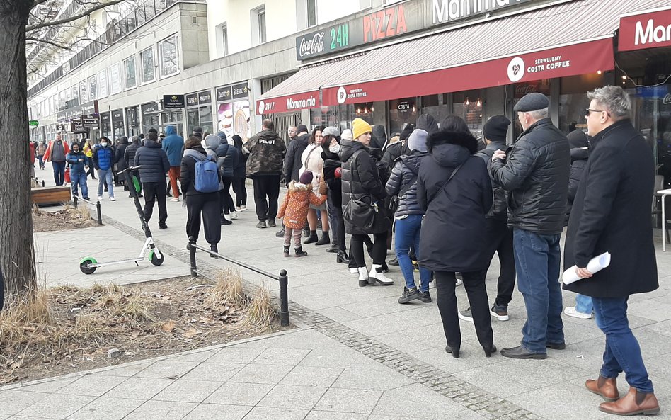 Ukraińcy masowo wymieniają hrywny na złotówki. Problem kantorów