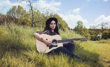 Amy Macdonald tak spopularyzowała piosenkę „Caledonia”, że stała się ona nieformalnym hymnem Szkotów
