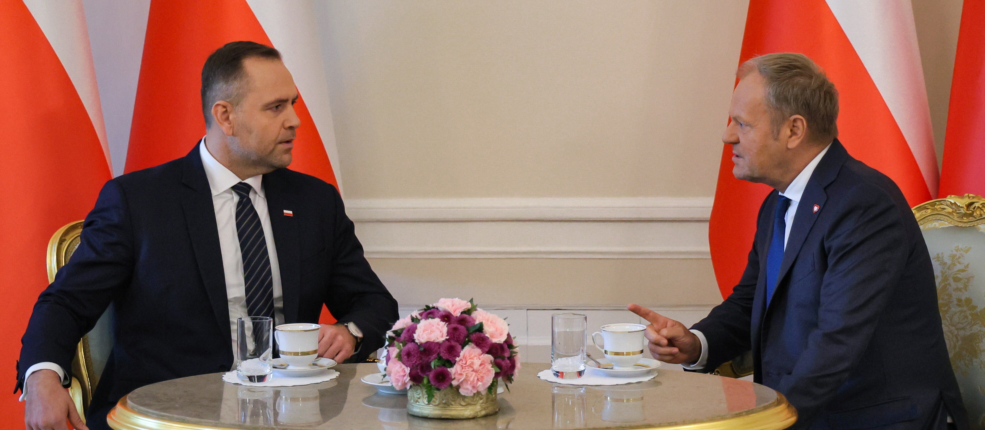 Sondaż: Polacy nie są zadowoleni ze współpracy Karola Nawrockiego z Donaldem Tuskiem