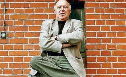 Pokazany w filmie w negatywnej roli Andrzej Szmak przyznaje, że interweniował w tej sprawie u kierow