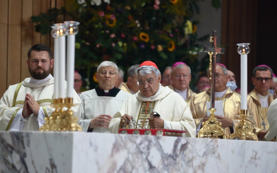 Papież beatyfikował kardynała Stefana Wyszyńskiego i Matkę Elżbietę Czacką