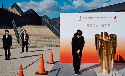 Trwa smutna podróż olimpijskiego ognia po Japonii