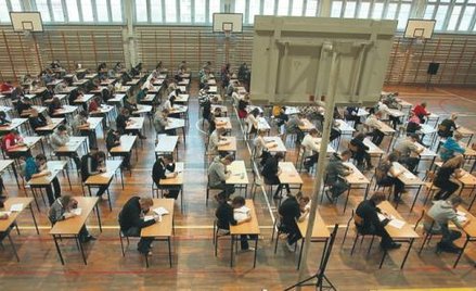 Niemal na każdym egzaminie pojawiają się błędy w zadaniach. Autorzy testów nie ponoszą za to żadnej 