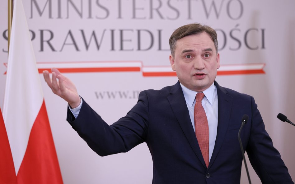 Minister sprawiedliwości, prokurator generalny Zbigniew Ziobro podczas konferencji prasowej w siedzi