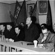 Narada żydowskich komunistów w Katowicach, koniec lat 40. Przemawia Chaim Cieszyński, trzeci od lewe