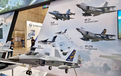 Model wielozadaniowego myśliwca pokładowego KAI KF-21N premierowo pokazany na wystawie DX KOREA 2022