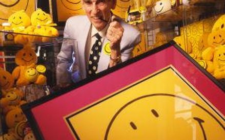 Wszyscy kojarzymy naklejkę z żółtą uśmiechniętą buźką