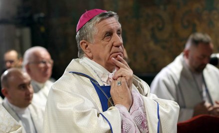 Sprawa arcybiskupa Andrzeja Dzięgi pokazała jak krótkowzroczna była polityka unikania mówienia prawd