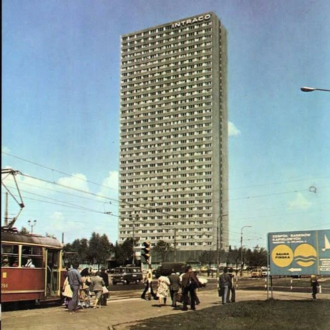 Intraco w latach PRL był symbolem nowoczesności. Budynek pojawiał się nawet na pocztówkach, jak tej 