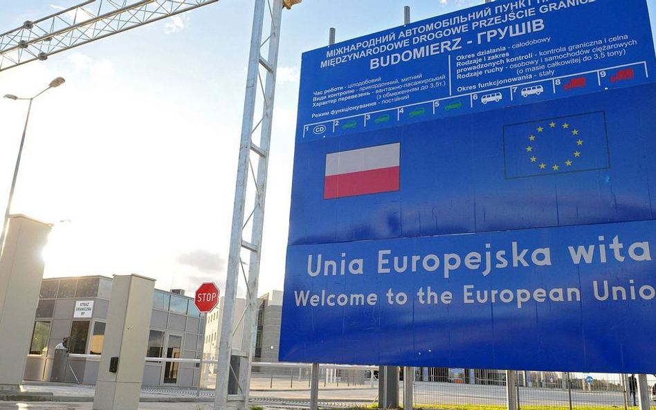 1,15 mln wiz dla Ukraińców w 2017 mimo zniesienia obowiązku