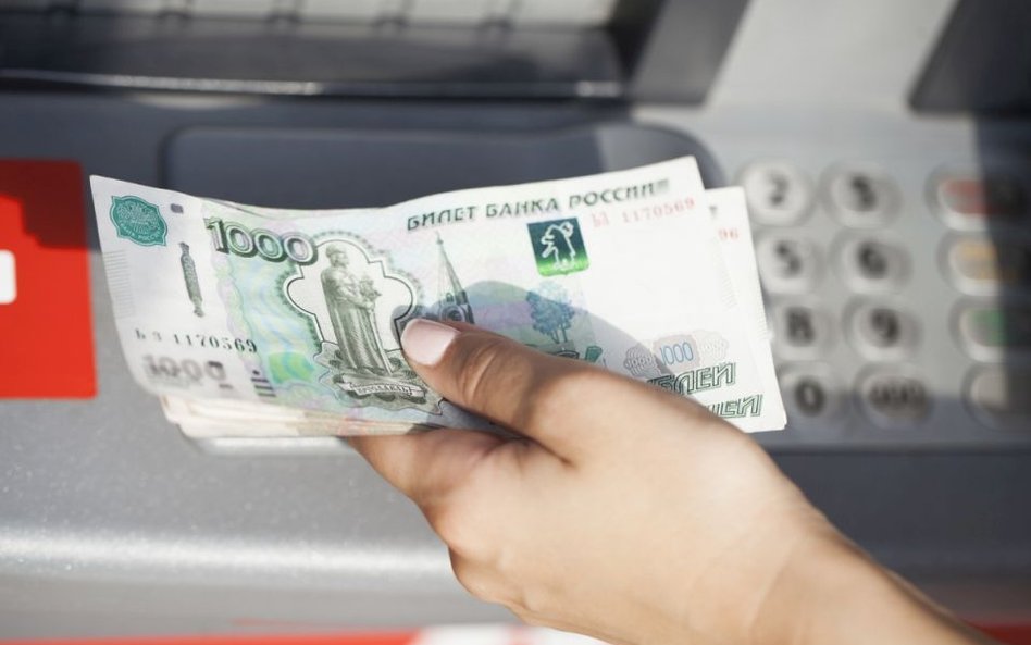 Darmowa wypłata z bankomatu za granicą. Kiedy? Sprawdzamy