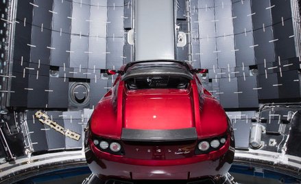 Elon Musk wyśle model Tesli w kierunku Marsa