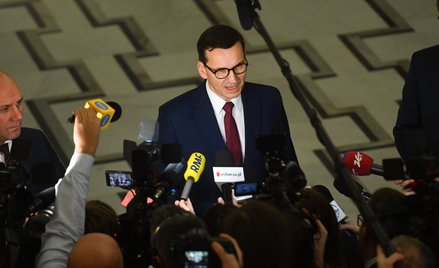 Mateusz Morawiecki (na zdjęciu) powinien podziękować Tuskowi za wsparcie. Tymczasem szef rządu dzięk