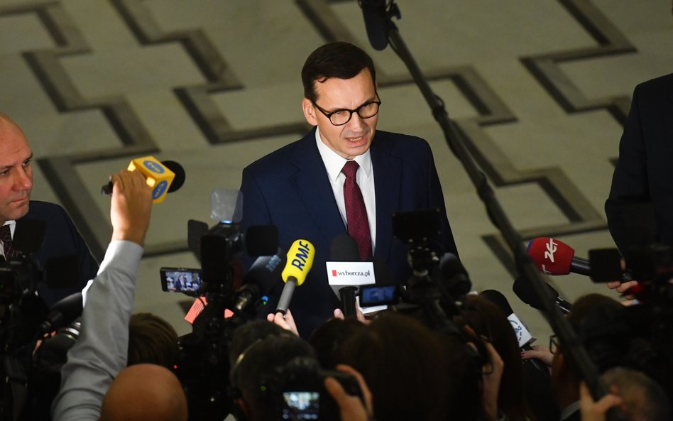 Mateusz Morawiecki (na zdjęciu) powinien podziękować Tuskowi za wsparcie. Tymczasem szef rządu dzięk