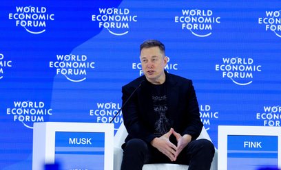 Elon Musk podczas swojego pierwszego wystąpienia na Światowym Forum Ekonomicznym w Davos