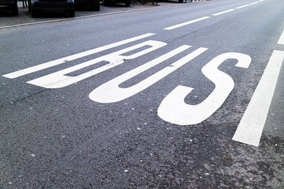 Urząd miasta chce rozwinąć sieć pasów autobusowych na terenie metropolii warszawskiej