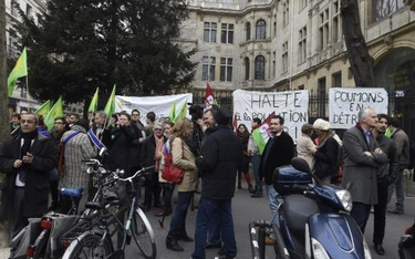 W zeszłym tygodniu Paryżanie protestowali przed Ministerstwem Środowiska
