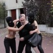 Feministki z Femenu protestują przeciwko wizycie papieża w PE
