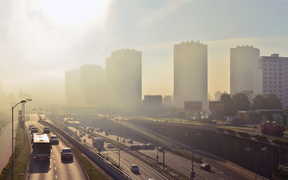 Transport drogowy jest jedną z głównych przyczyn zanieczyszczenia powietrza na Śląsku