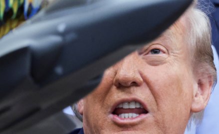 54 proc. pytanych w sondażu dla „The Economist” źle ocenia irańską kampanię Donalda Trumpa.