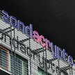 Centrum Olimpijskie z logo giełdy Zondacrypto, sponsora generalnego PKOl