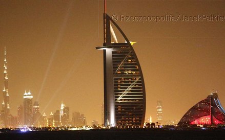 Dubaj zbudowali współcześni niewolnicy - nisko opłacani Azjaci, pracujących za nędzne wynagrodzenie 