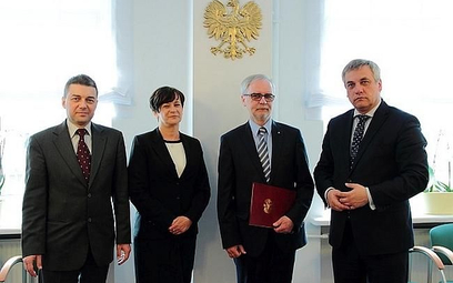 Od lewej: wiceprezes PAŻP Paweł Młynarczyk, dyrektor generalna MIB Małgorzata Kuźma, wiceprezes PAŻP