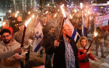 Tysiące osób demonstrowało w Tel Awiwie przeciwko nowemu rządowi Netanjahu