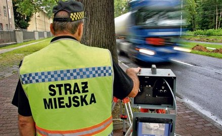 Wśród samorządowców i mieszkańców zdania są podzielone: czy straż miejska (na zdjęciu w Szczecinie) 