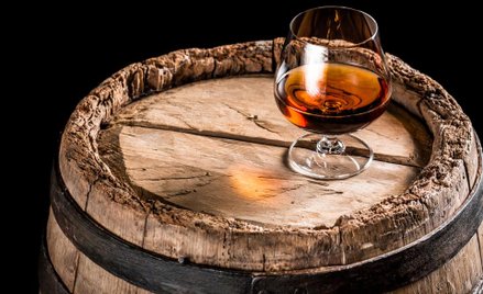 Chińczycy oszaleli na punkcie koniaku. Francuzi korzystają