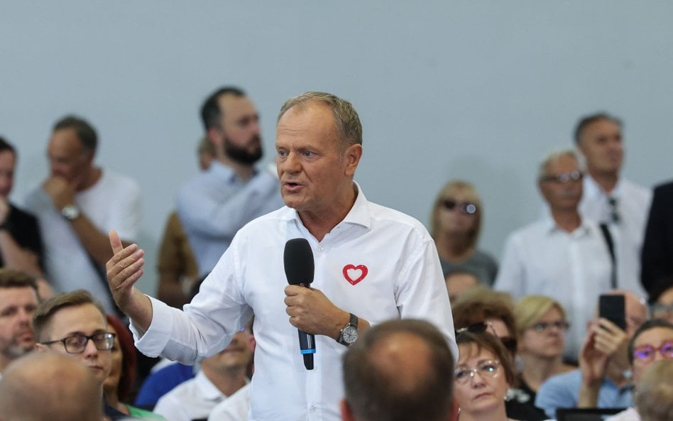 Premier Donald Tusk w Pabianicach na spotkaniu z wyborcami, 26 lipca