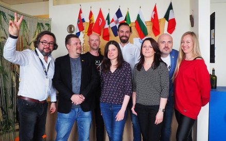 Dział produktu wyjątkowo w komplecie. Zwykle jego członkowie są w rozjazdach