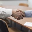 Skarbówka: umowę o pracę można zmienić na współpracę B2B