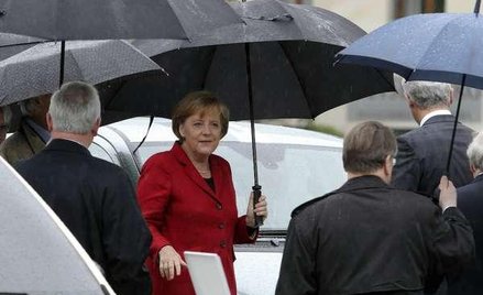 Zdaniem Angeli Merkel udzielenie pomocy Grekom to jedyny sposób na zapewnienie stabilności strefie e