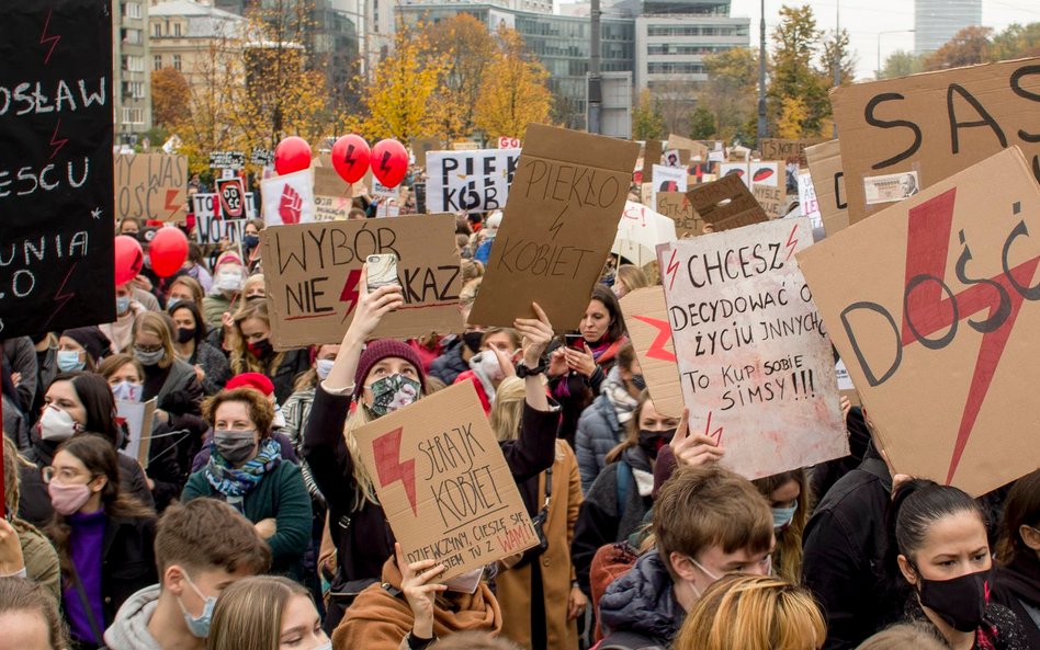 Protest kobiet: Działaczka Strajku Kobiet mówi, co musi się stać, by protesty ustały