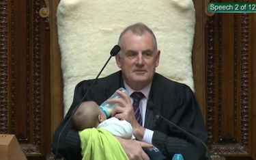 Nowa Zelandia: Spiker parlamentu karmił niemowlę podczas posiedzenia