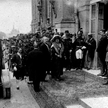 Ignacy Paderewski przybywa do Wersalu 28 czerwca 1919 roku. Tego samego dnia wraz z Romanem Dmowskim
