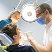 Nawet 350 zł więcej za usługę. UOKiK reaguje ws. tzw. opłat covidowych