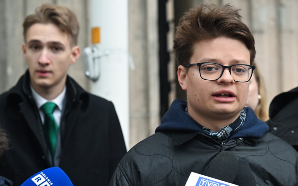 Prezes fundacji Akcja Demokracja Jakub Kocjan (na zdjęciu z prawej) jest bliski środowisku Koalicji 