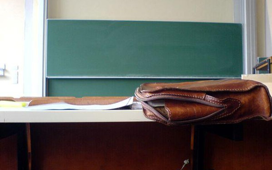 Samorządy do końca lutego musiały nie tylko podjąć uchwały o zamiarze likwidacji szkoły, ale także p