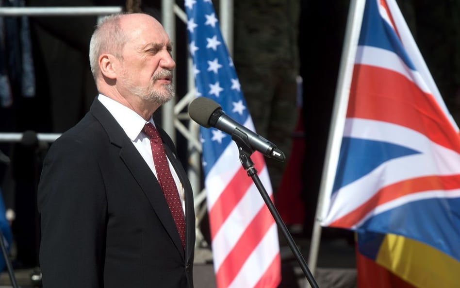 Macierewicz: Polska wyda nie więcej niż 30 mld na system obrony powietrznej Patriot