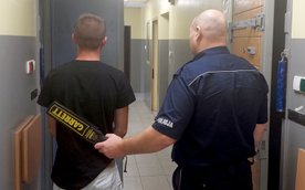 24-letni mężczyzna usłyszał zarzuty posiadania nielegalnych substancji oraz paserstwa