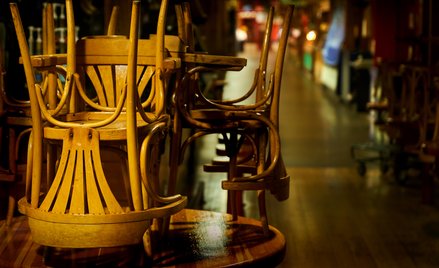 Restauracje widzą przyszłość w czarnych barwach