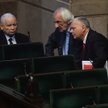 Prezes Prawa i Sprawiedliwości Jarosław Kaczyński (L), wicemarszałek Sejmu Ryszard Terlecki (C) i po