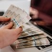 Czy przelew między kontami małżonków to darowizna? Krajowa Informacja Skarbowa wyjaśnia