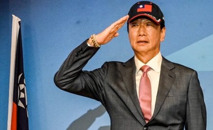 Terry Gou założył w 1974 r. spółkę, która stała się koncernem Foxconn. Teraz chce zostać prezydentem