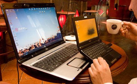 Łowca głów i kandydat do pracy spotkają się w sieci