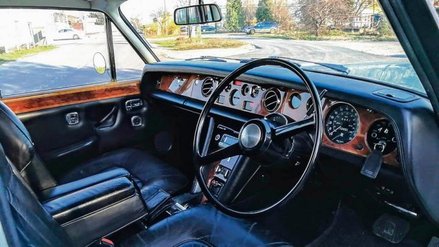 Jego wady? Główna to chyba fakt, że mamy do czynienia z „anglikiem”. Dosłownie.